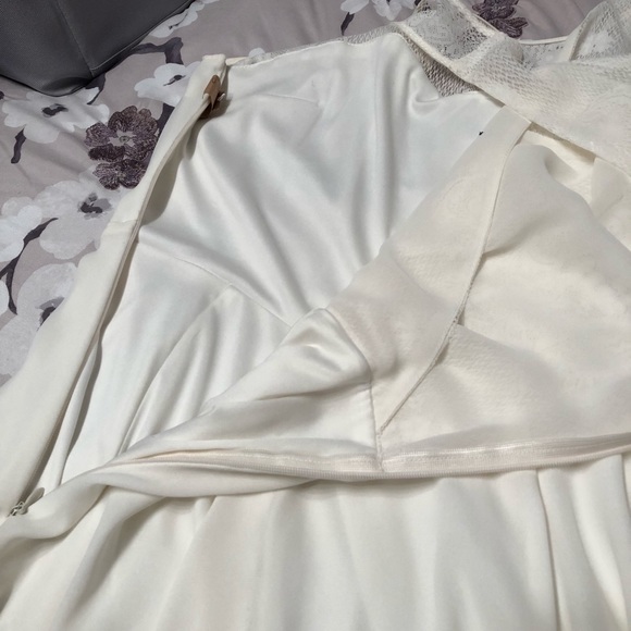 Winter White Sweetheart Dress - Picture 7 of 8